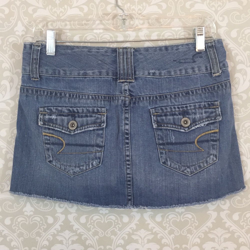 {American Eagle}Sz 4 Distressed JeanMiniSkirt - Picture 2 of 4